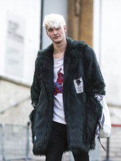 damplaundry:  Benjamin Jarvis at PFW F/W 2015 by Nabile Quenum 