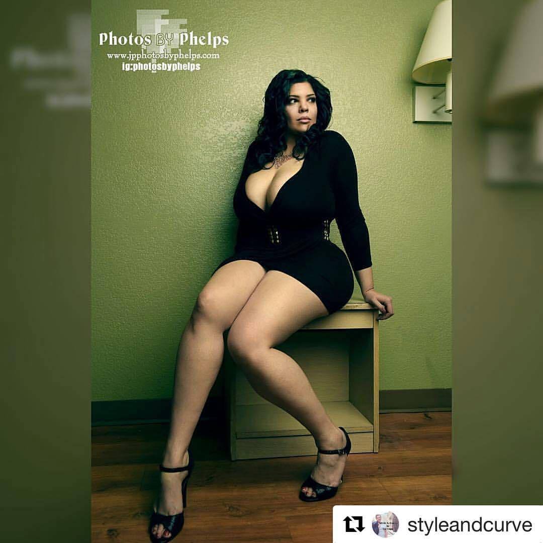 Wow!! Seems ms Roman and I are popular ;-) #Repost thanks to @styleandcurve for the