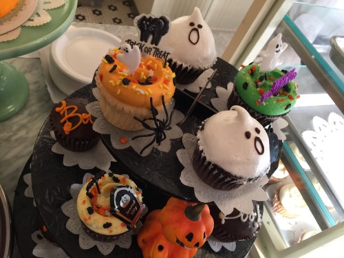 Halloween cupcakes at Magnolia Bakery, Omotesando