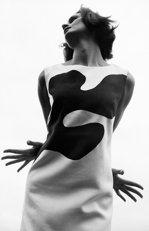 ohthentic:  the60sbazaar:  Early 1960s shift dress  Oh