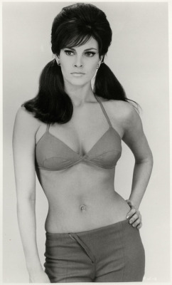 gmgallery:  Raquel Welch in wardrobe test