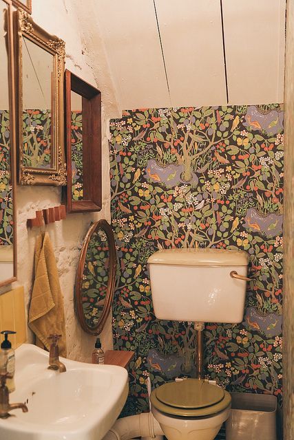 househunting:  having a lot of maximalist bathroom feelings today