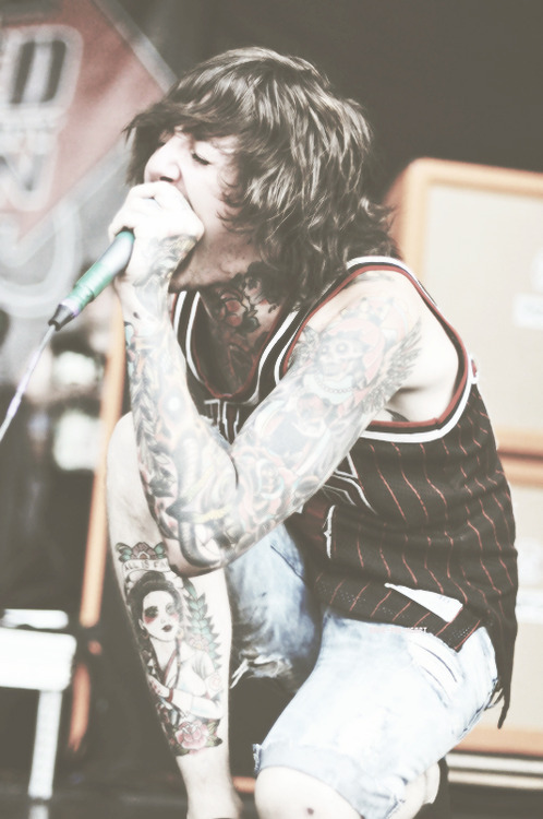 cult-of-the-apocalypse:  Oliver Sykes | via Tumblr on We Heart It - http://weheartit.com/entry/66344422/via/_miojo Hearted from: http://justcrash-fallldown.tumblr.com/post/54111139398 