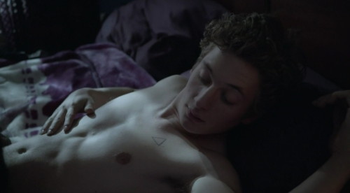 omgnakedmalecelebs:  Jeremy Allen White naked ass in Shameless 