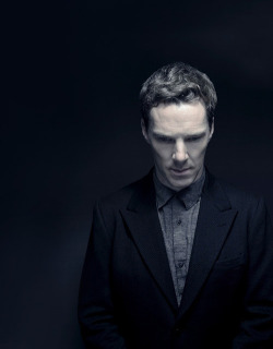 benedictcumberbatchsgirlfriend:  cumberbum: Benedict Cumberbatch - London Film Festival Portraits   FUCK ME SIDEWAYS