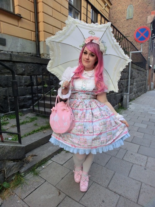 danslesroses:my favourite lolita coords from 2014. it was a great year! i got to model for angelic pretty, met a lot of new friends, doubled the content of my wardrobe and thus had to live on noodles and water for the whole summer. good times!here are