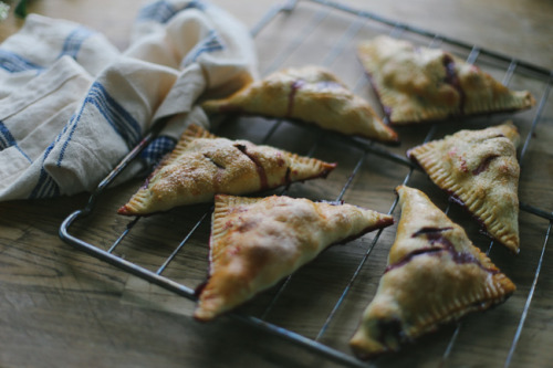 meet-me-beyond-the-pines:thesoutherly:Blueberry & Ginger Hand Pies — Lean + MeadowxXx