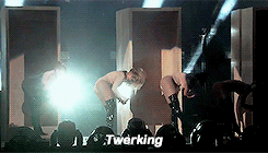 freekumdress:  Beyoncé & popular black dances in her performances.
