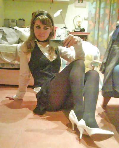 sissyboysmaturedads:  Beautiful sissyboy only needs an expierienced cock for her