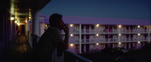 365filmsbyauroranocte: Willem Dafoe in The Florida Project (Sean Baker, 2017)