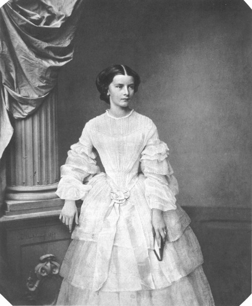 historicpicturess:  Franz Hanfstaengl: Elisabeth in Bayern, Kaiserin von Österreich 1845. Emper