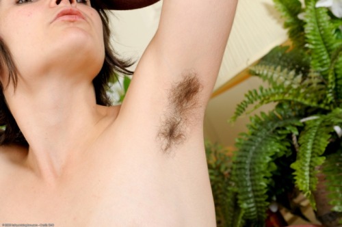 westonedmason: texfun59: She is so beautiful and her natural hairiness so sexy! She needs a good 