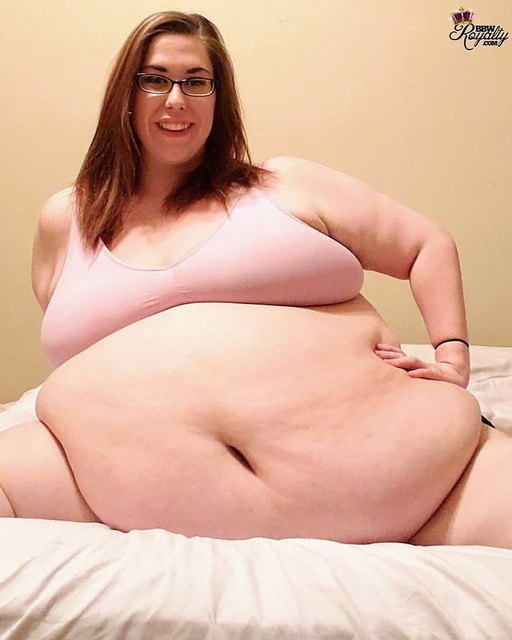 burgeoningandbulging:BBW Hazel