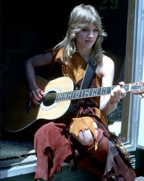 aiiaiiiyo: Nancy Wilson of Heart 1971 Check this blog!