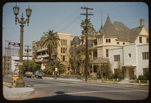 memoriastoica:Top: Melrose and Richelieu Hotels on South Grand Avenue, Los Angeles.Middle: Victorian