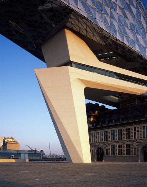 Antwerp Port House by Zaha Hadid… dividing opinion in true Zaha style.How could I let this on