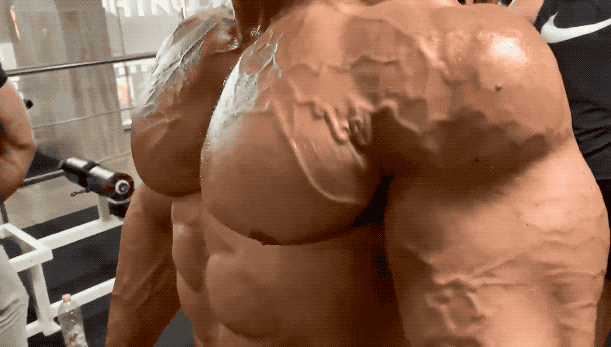fluidflex:muslguys:10/10 pec ripple. 