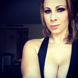 looking-for-curves:  gianna michaels