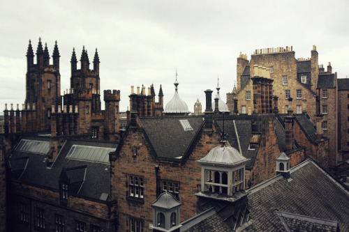 i-doll: 0910; the roofs of Edinburgh