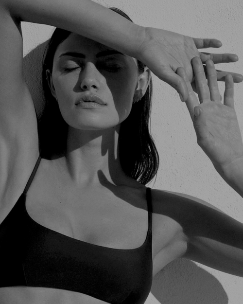 cinderdoll:  Phoebe Tonkin photographed by Alexandra Nataf for Matteau Swim — SS 2017.