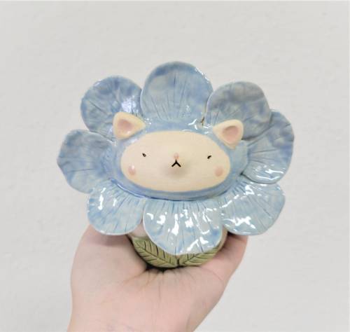 figdays:  “Mew San” Planter  // Natkokostudio