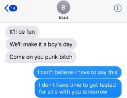 trashboat:  uglythug: Cmon…. support your boy….. he’s nervous…. brad once fed me pepper spray without my knowledge 