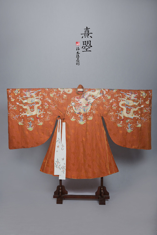 Traditional Chinese hanfu by 锦瑟衣庄