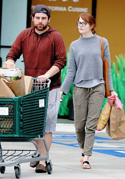 emstonesdaily: Emma Stone with her brother Spencer ran out for groceries in Malibu, California (March 11, 2015)