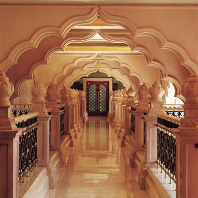 theleela:
“ SPOTTED: The over bridge at The Leela Palace Bangalore. Built in an art-deco form drawing inspiration from the architectural style of the Royal Palace of Mysore and the palaces of the Vijayanagar Empire, its arches reflect the grandeur of...