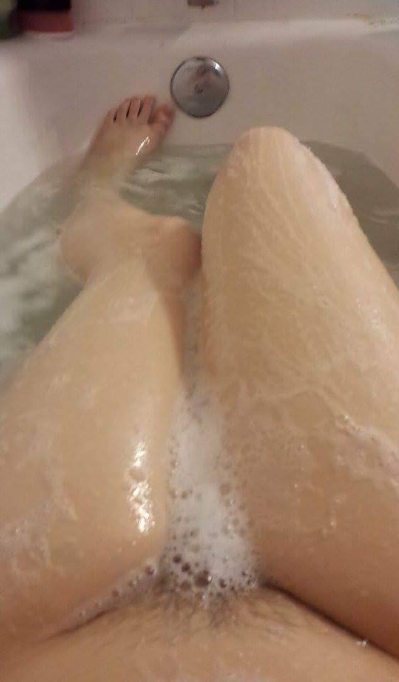 kamrenistherealbatman:  She’s waiting for someone to come join her! 