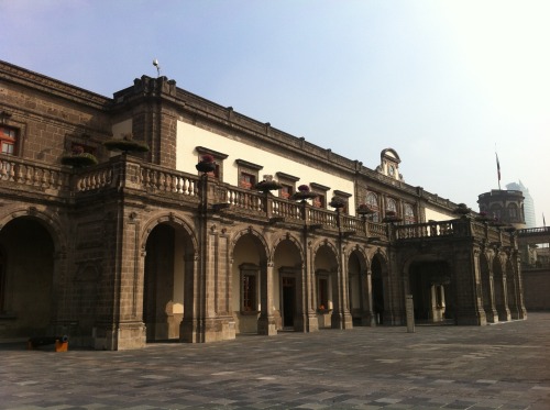 Un castillo con vista privilegiada.