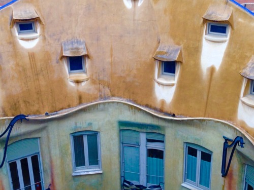 + La Pedrera-Casa Milà, Barcelona.