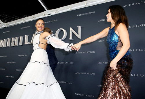 latinxcelebs:Tessa Thompson and Gina Rodriguez attend the Los Angeles Premiere of ‘Annihilaton