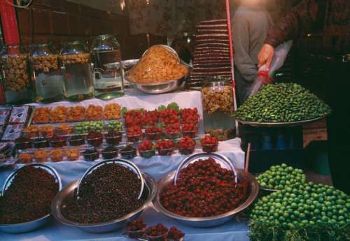 biladal-sham:Darband, Iran, 1997. A fruit market and a tea house. A. Abbas