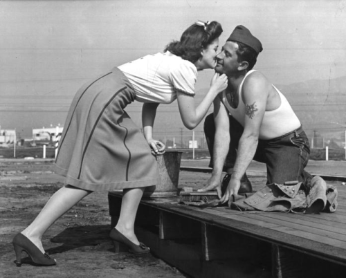 Actress Marilyn Hare, who during World War II kissed 10,000 soldiers, sailors, and airmen to raise m