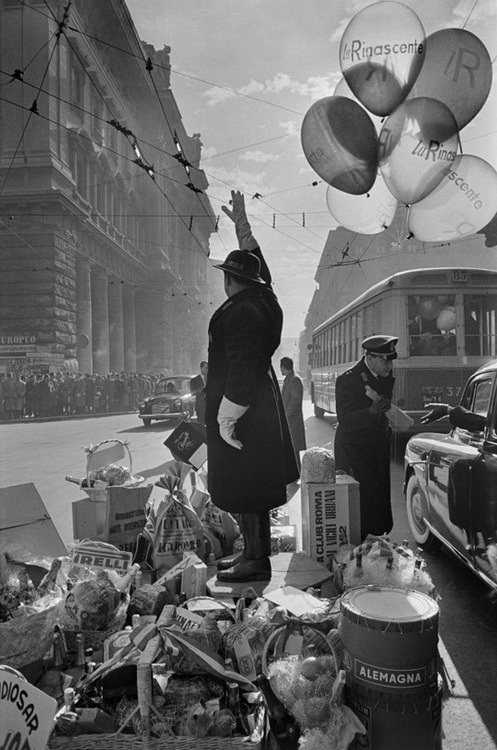 casadabiqueira:Rome, ItalyHenri Cartier-Bresson, 1951