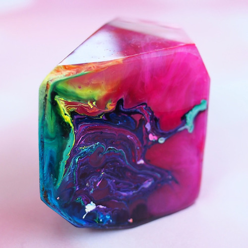 palepastelgoth: Bleeding Rainbow Crystal