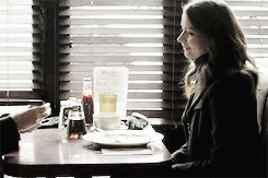 dreamaboutlifeagain: @Ashley_Gable @AmyAcker decided Root should eat pancakes to honor Shaw. #ShootLives #PersonofInterest