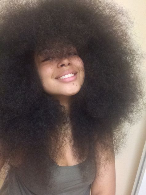 naturalhairqueens:Big fro!