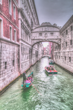 earthlycreations:  Bridge of Sighs, Venice