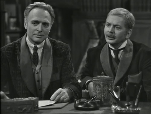 Erich Schellow as Sherlock Holmes and Paul Edwin Roth as Dr. John H. Watson in “Das Haus bei den Blu