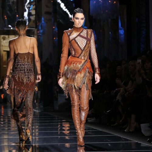 queenkendall-jenner:Kendall walking for Balmain FW17 - 02.03.2017