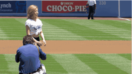 senchaman:  Video I shot of Sunny throwing out the first pitch at Dodger Stadium today! She was amazing!  Almost better then when Tiffany threw out the first pitch… kekeke 