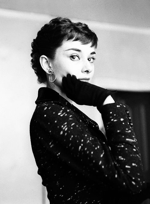 hepburndeneuvekelly:Audrey Hepburn in 1953.