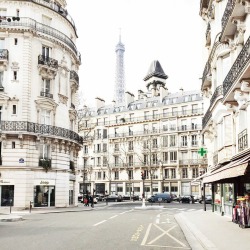 lush-delight:Gorgeous shot of Paris! Oh how I wish I was back there!  Some day, I will be there.