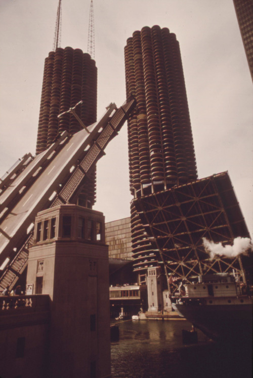 chicago river