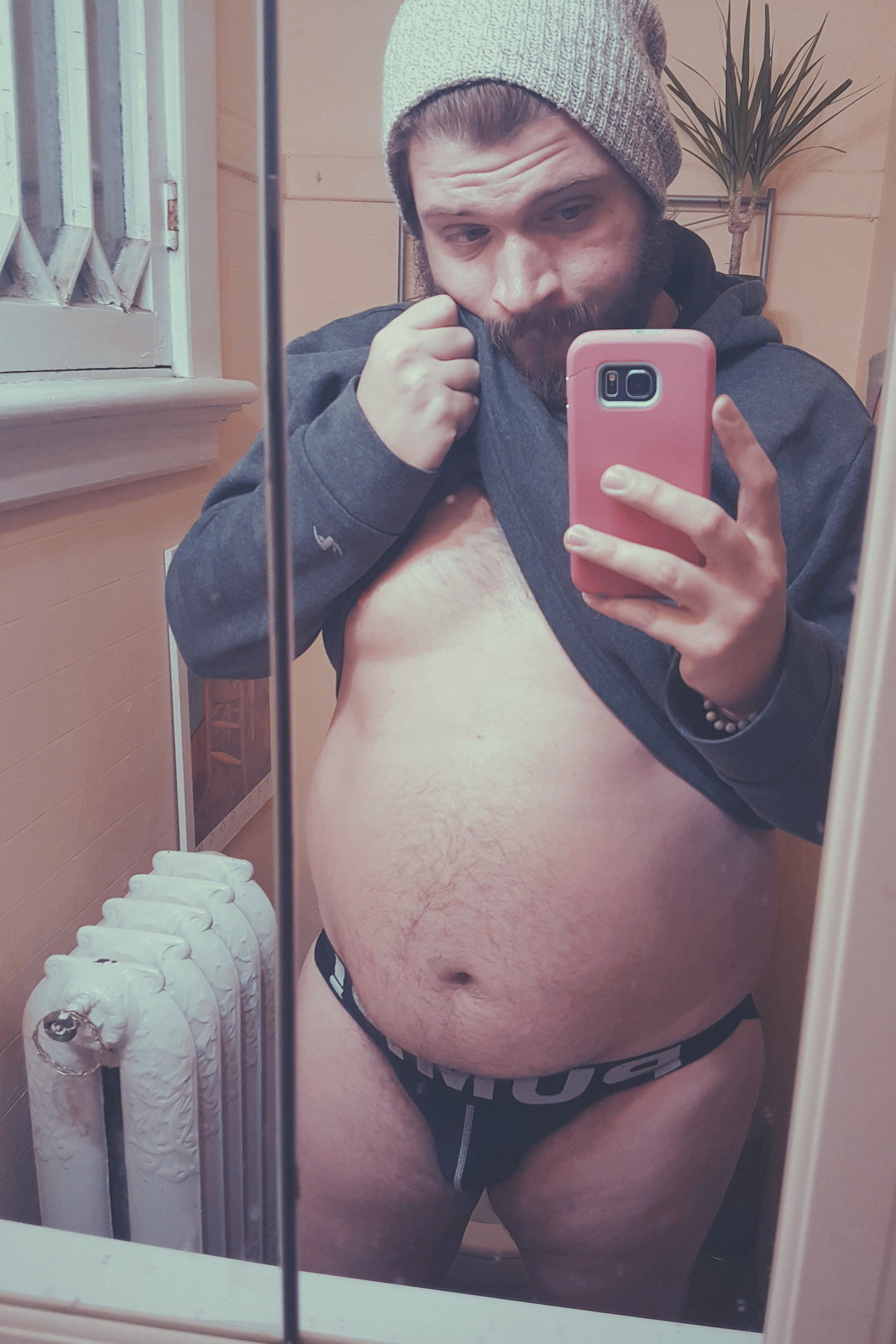 threadsofleatherwings:  Sorry for all the crazy hoë photos, but ive been really