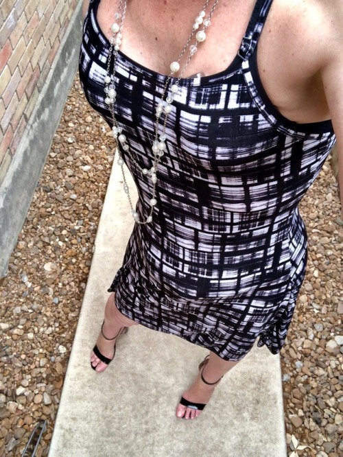 veronicasjoy: Cooling down outside…with thunder in the distance.  Me today. 4-25-2018