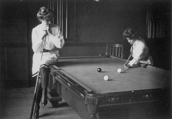 feuille-d-automne:  &ldquo;Five&quot; two women shooting pool, one of them is seated on pool table ,c1903. Via Library of Congress  