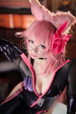 love-cosplaygirls:  Tamamo Vitch Cosplay by yunchimu